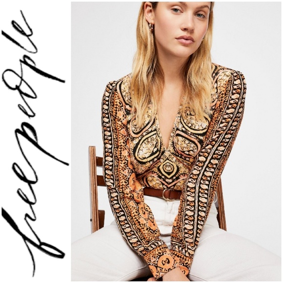 Free People Tops - HP🏆Free People Wild & Free Gold Printed Top Sz S